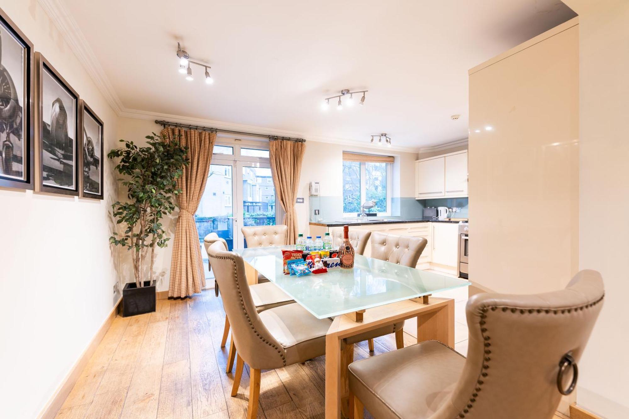 Luxury 6 Bedroom House In Southwick Street Лондон Екстериор снимка