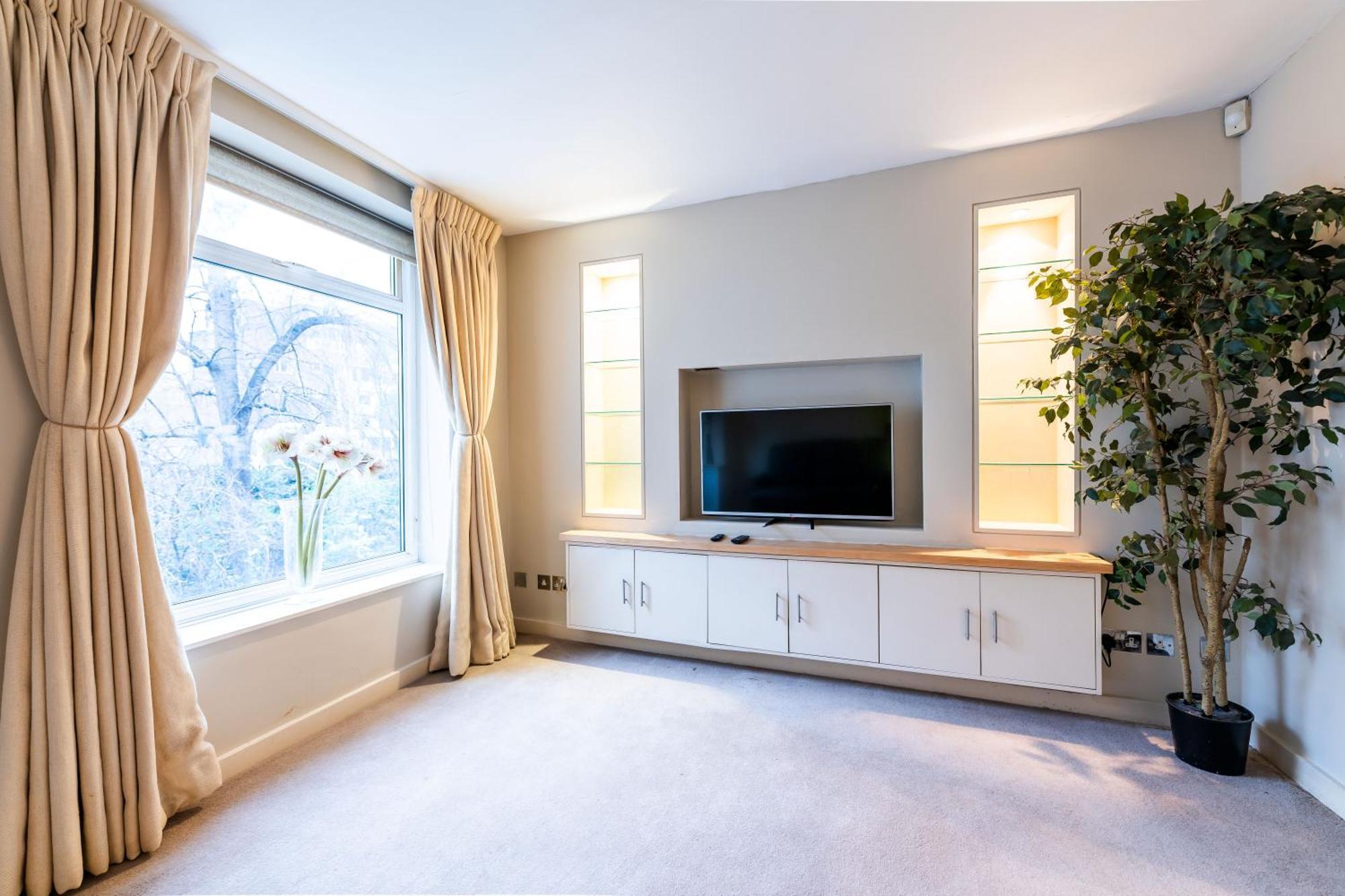 Luxury 6 Bedroom House In Southwick Street Лондон Екстериор снимка
