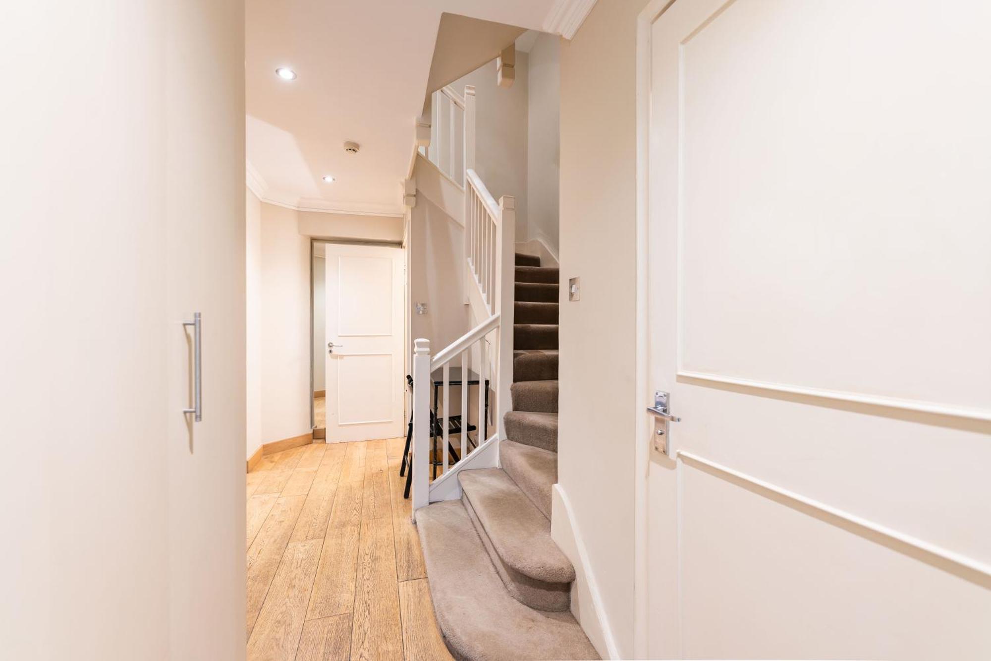 Luxury 6 Bedroom House In Southwick Street Лондон Екстериор снимка